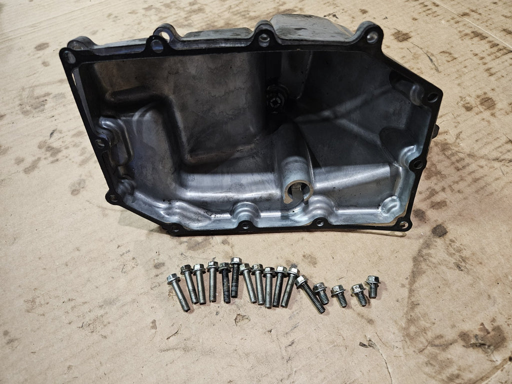 2015 12-16 Suzuki GSXR 1000 GSXR1000 Oil Pan Sump Engine Belly Cover Lower Motor