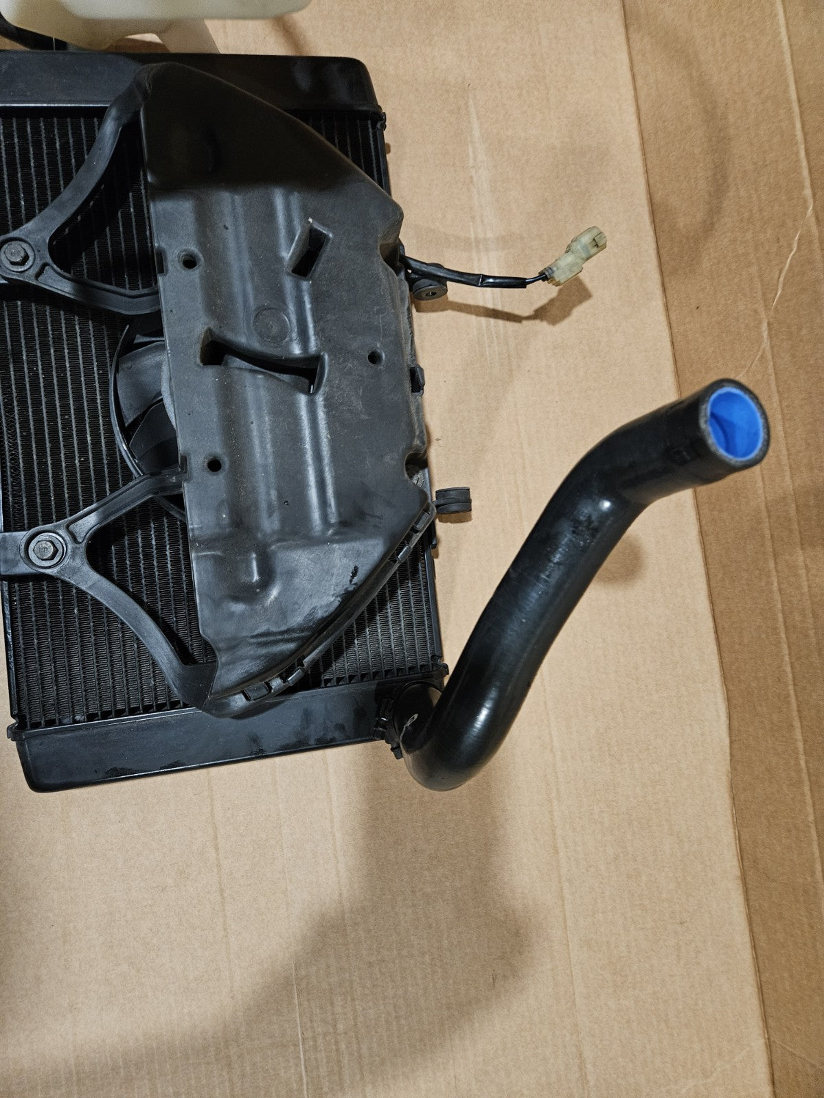 2011  HONDA CB1000R ENGINE RADIATOR MOTOR COOLER COOLING RADIATER Assembly Fan