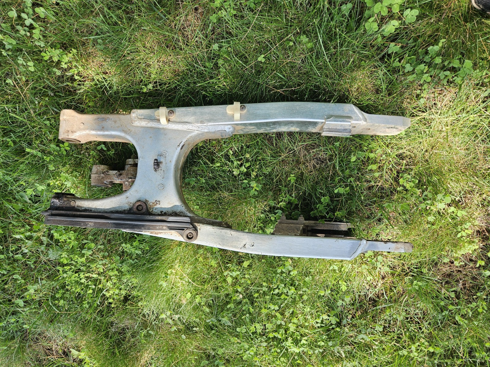 00-23 SUZUKI DRZ 400E DRZ 400 OEM SWINGARM LOWER LINKAGE LINKS