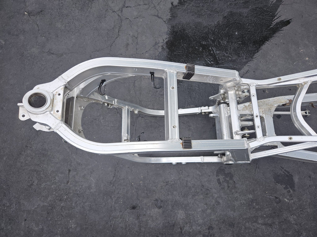 1987 SUZUKI GSXR 1100 OEM STRAIGHT MAIN FRAME CHASSIS STRAIGHT W PAPERS