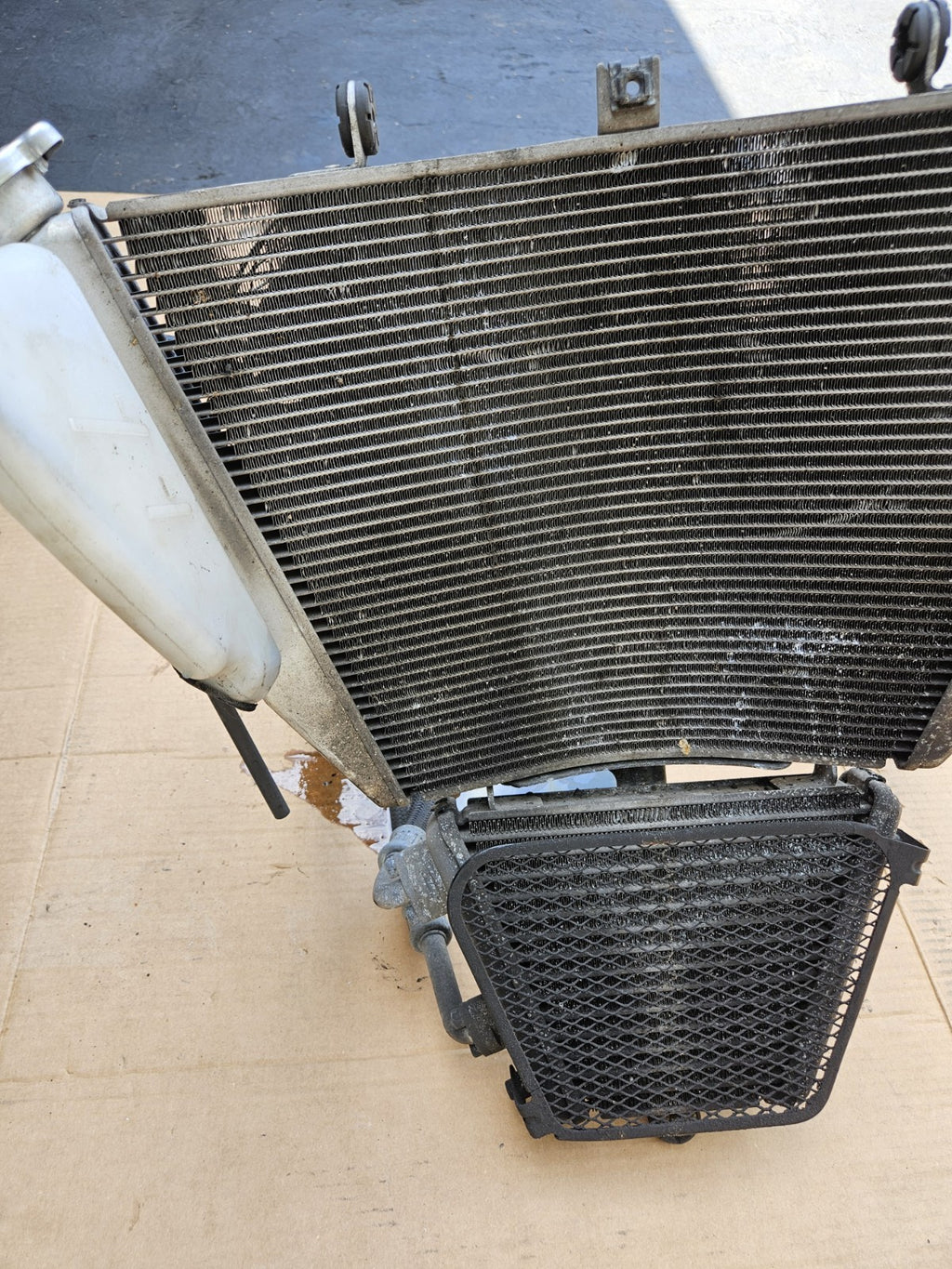 Suzuki Radiator GSXR 1000 2012-2016 OEM 17710-47H10 OIL Cooler, FAN, RESERVOIR