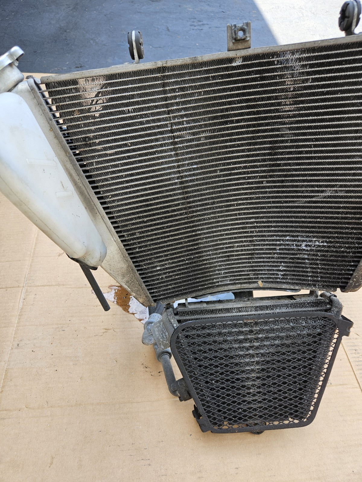 Suzuki Radiator GSXR 1000 2012-2016 OEM 17710-47H10 OIL Cooler, FAN, RESERVOIR