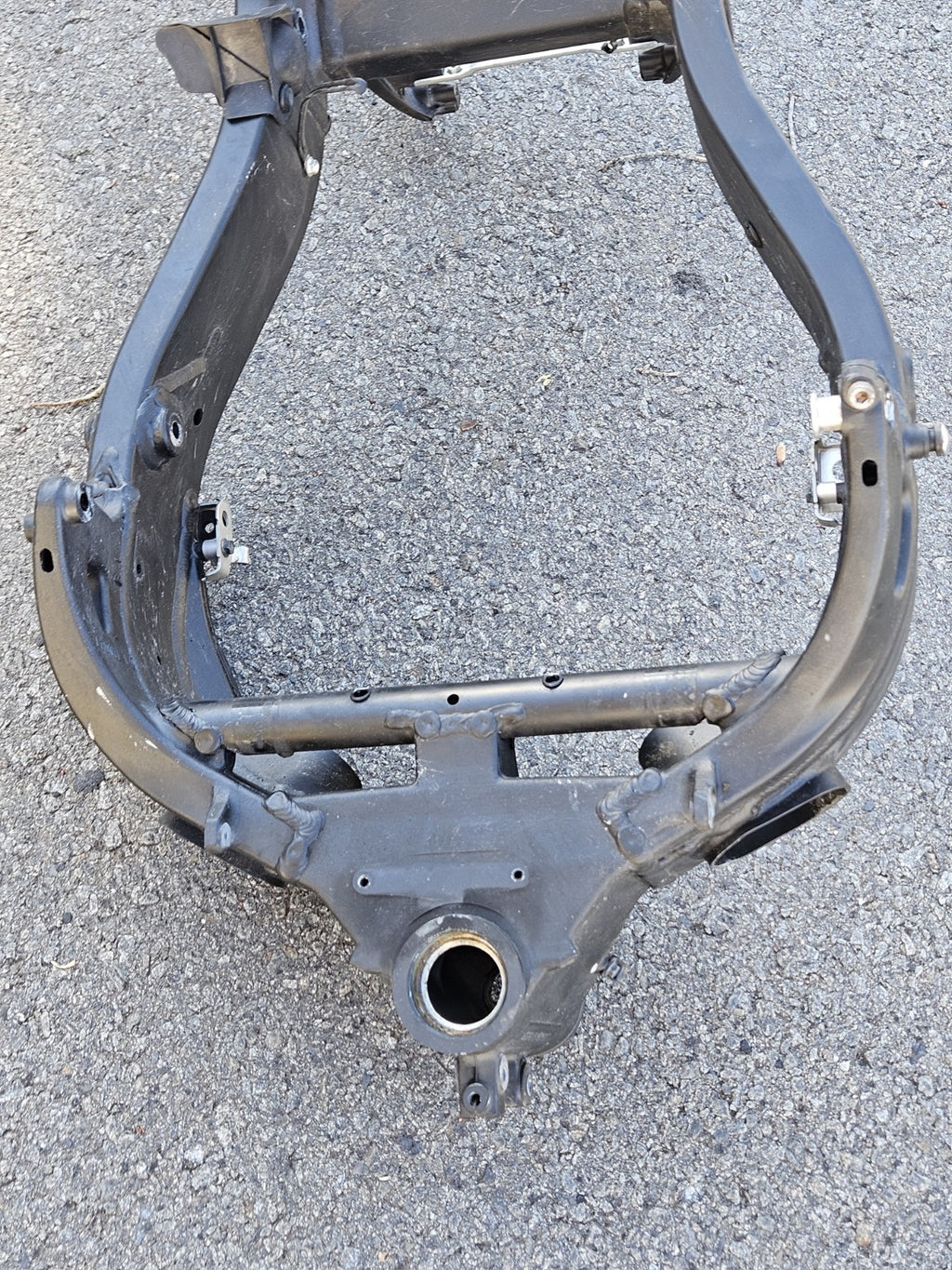 08-21 SUZUKI HAYABUSA OEM MAIN BODY FRAME CHASSIS (STRAIGHT)