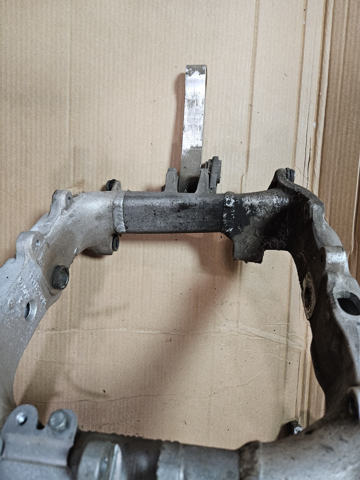 99-02 1999 2001 Yamaha Yzf R6 Main Frame Chassis 100% Ready To Use! Straight