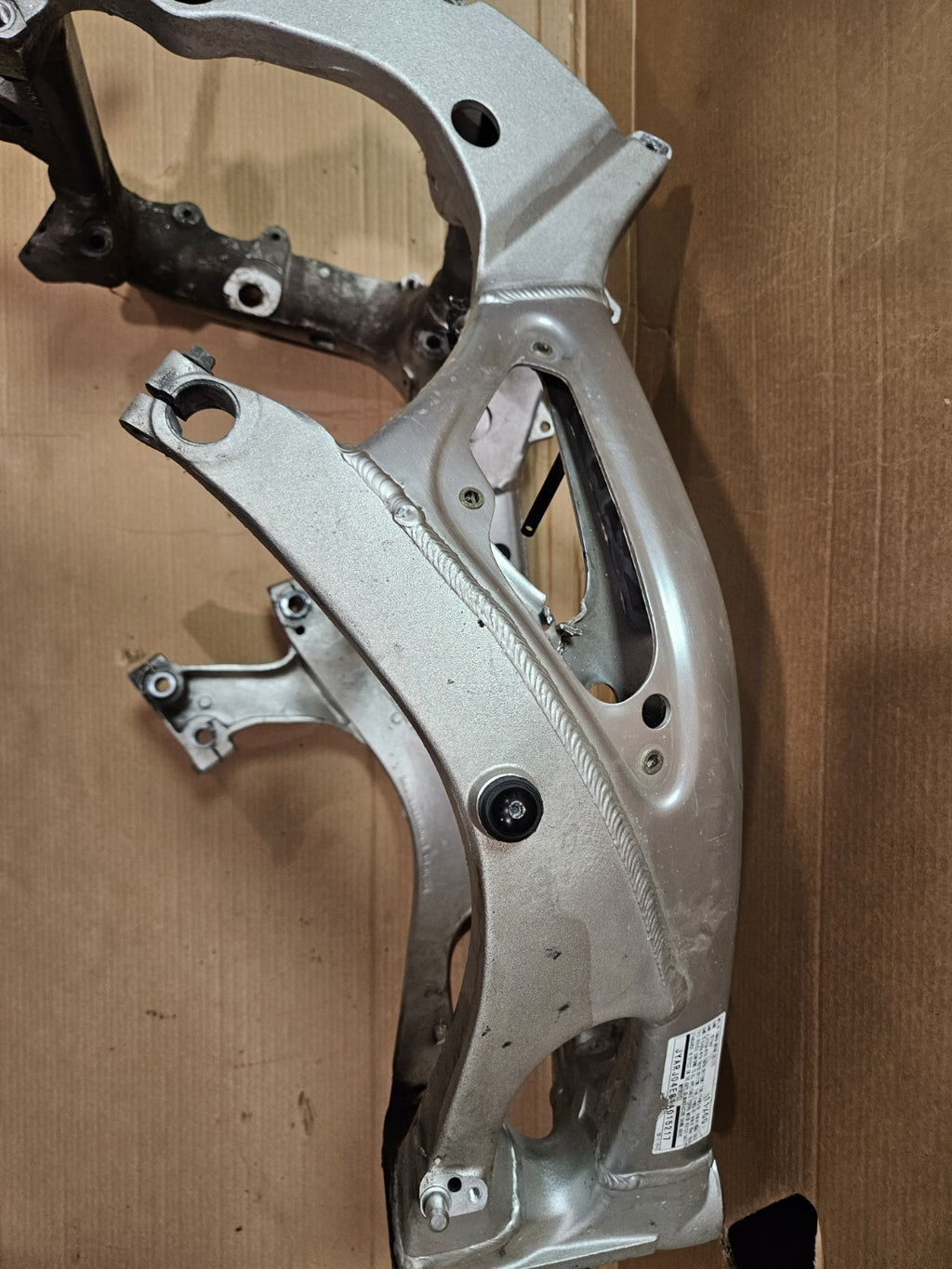 99-02 1999 2001 Yamaha Yzf R6 Main Frame Chassis 100% Ready To Use! Straight