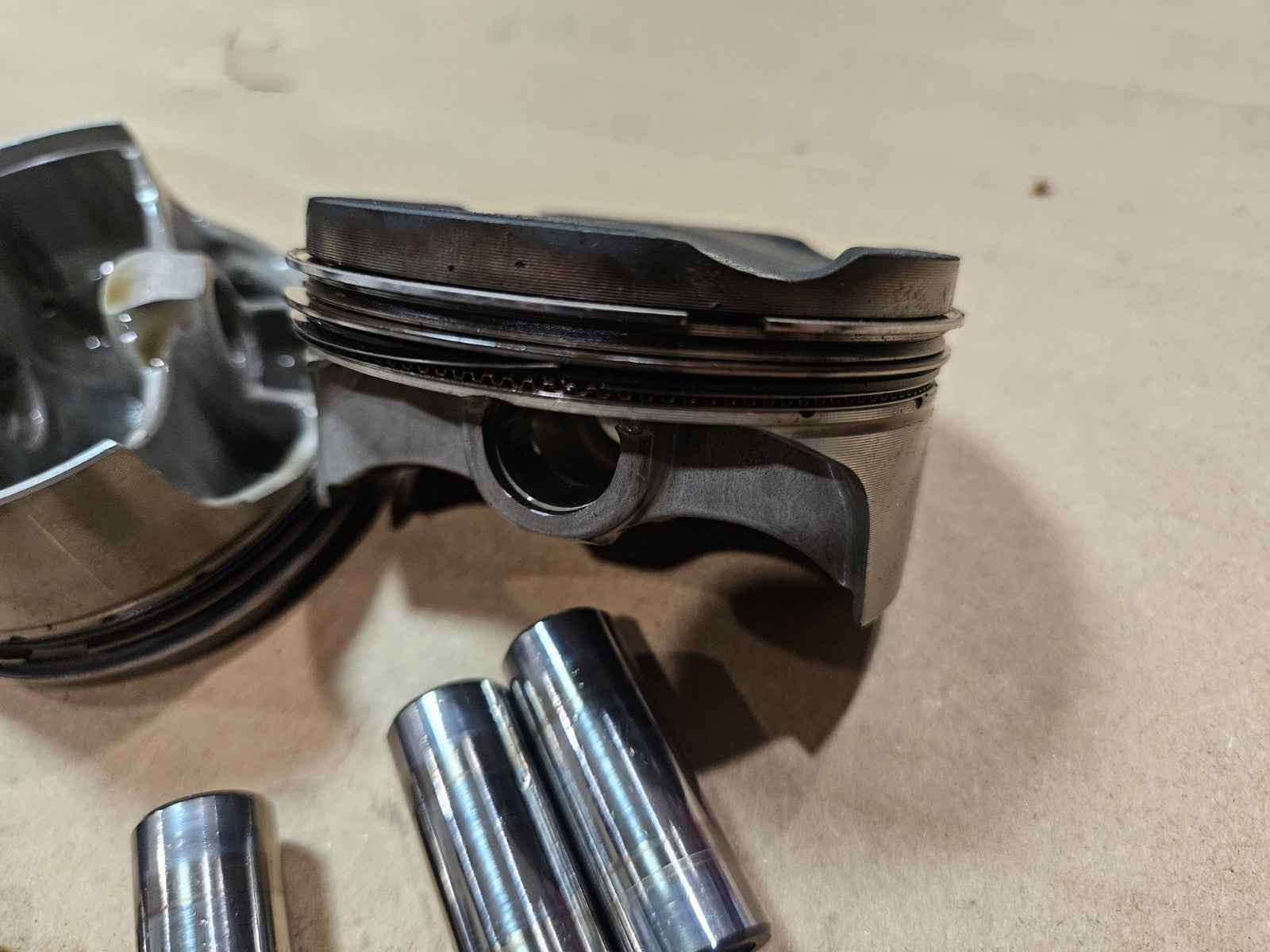 09-16 Suzuki GSXR 1000 Engine Motor Pistons