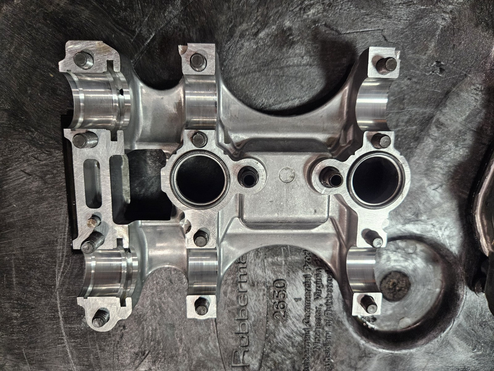 15-19 2015 BMW S1000RR Motor Engine OEM Cylinder Head 11127713134-06