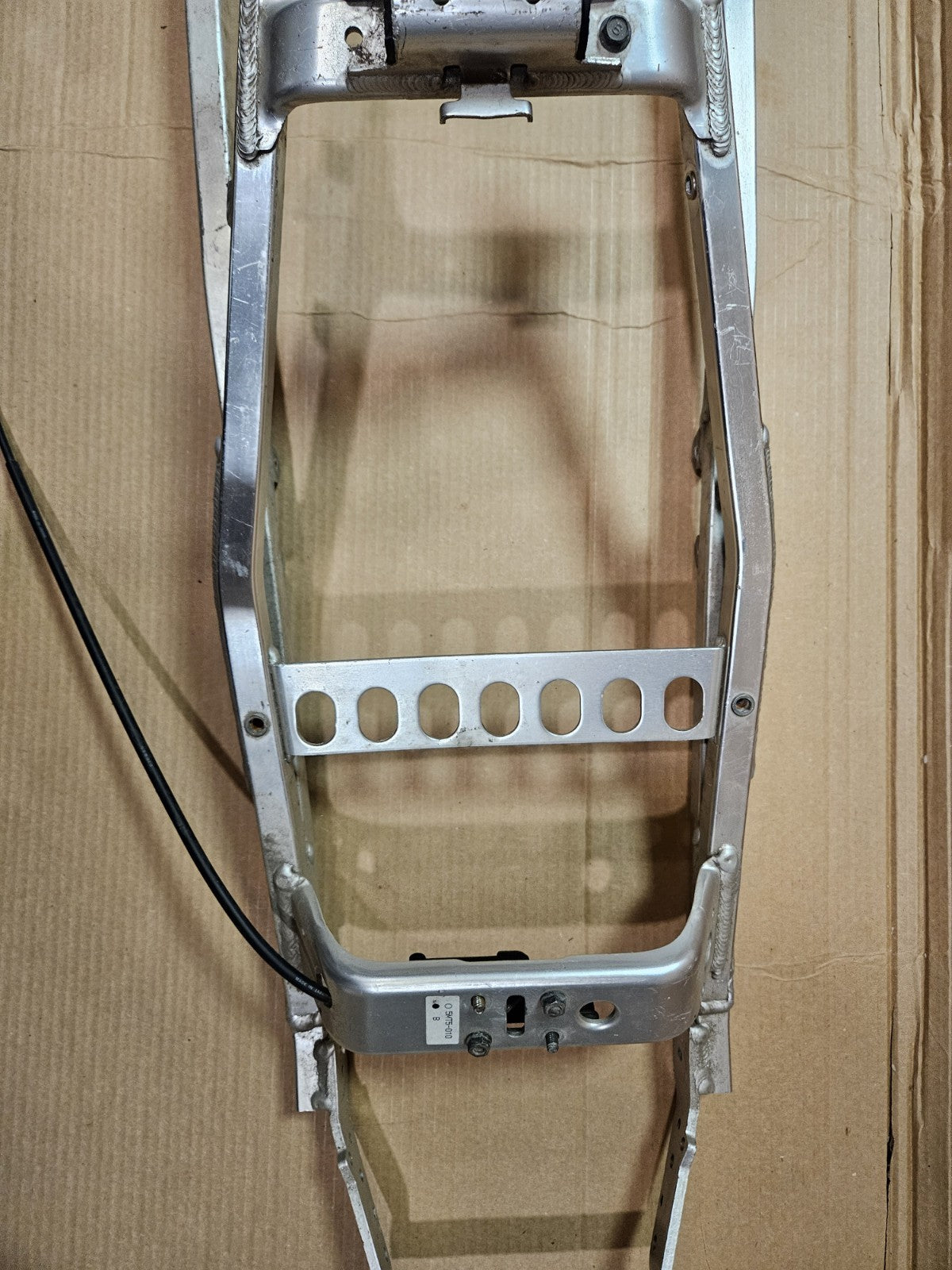 99-02 2001 YAMAHA YZF R6 OEM STRAIGHT REAR SUBFRAME BACK SUB FRAME