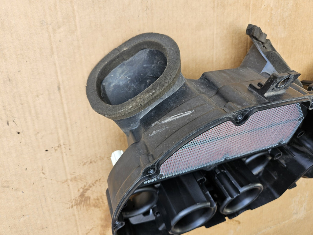 09-16 Suzuki GSXR 1000 Intake Air Box Filter Cleaner