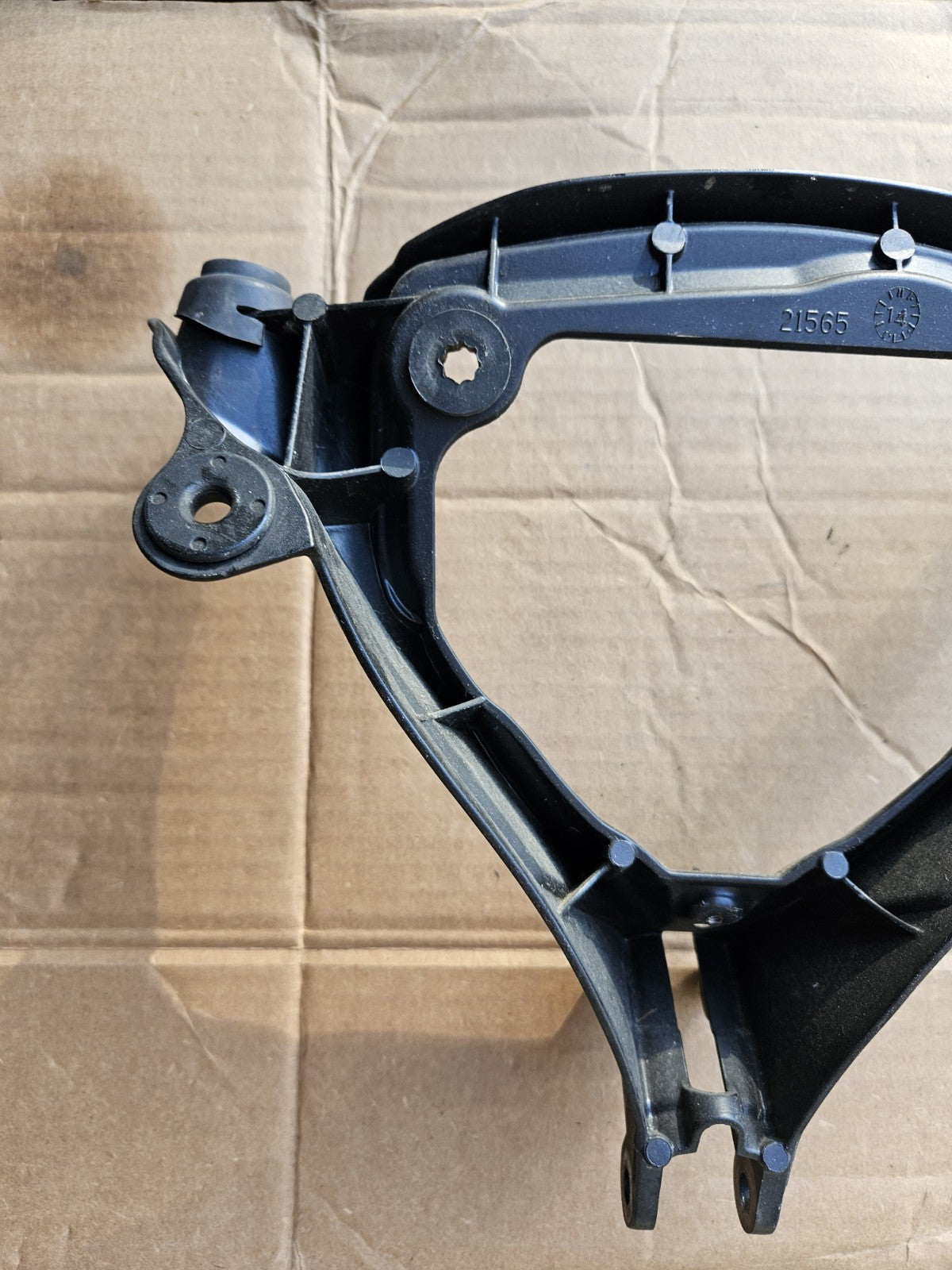 09-16 2009 2016 Suzuki Gsxr 1000 Front Upper Stay Gauge Fairing Bracket Oem D37