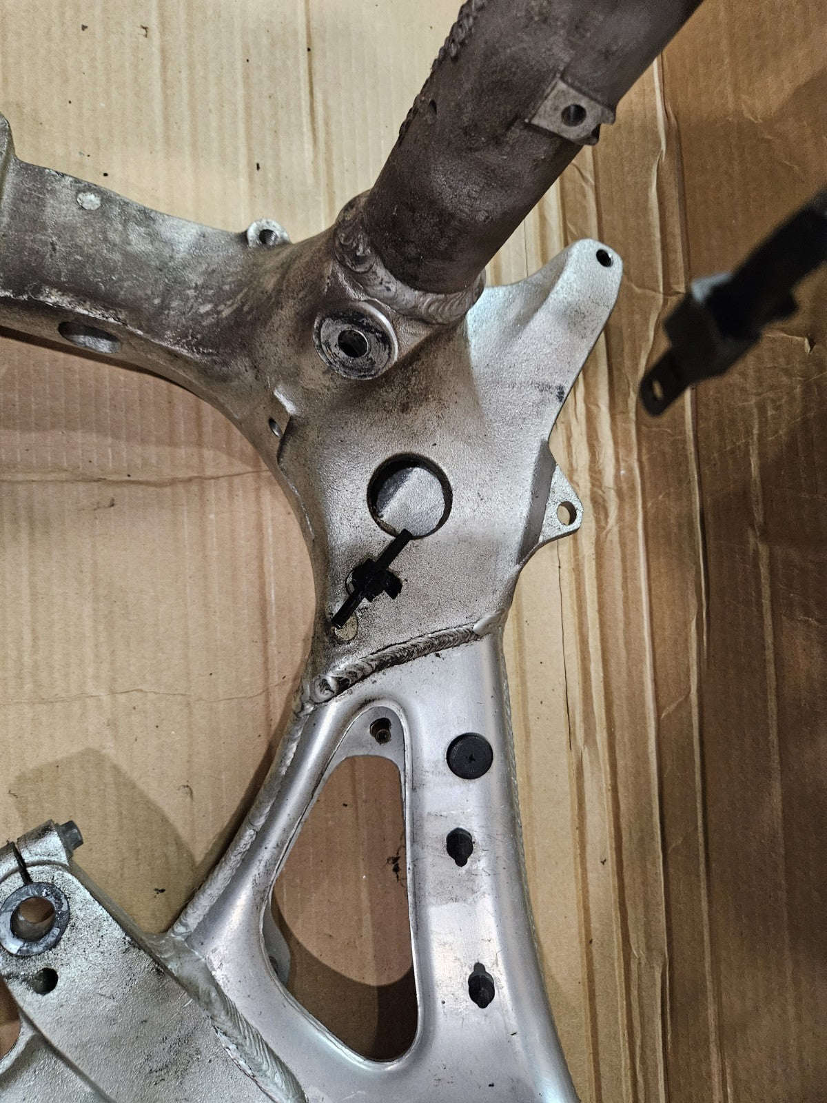 99-02 1999 2001 Yamaha Yzf R6 Main Frame Chassis 100% Ready To Use! Straight