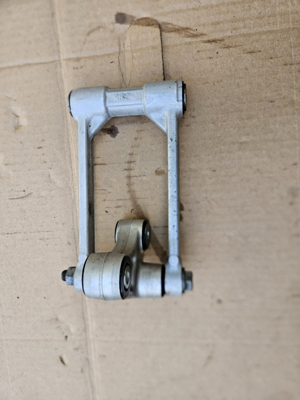 2015 - 2019 BMW S1000RR REAR DOG BONE SHOCK LINKAGE BACK STOCK OEM 8548237-01