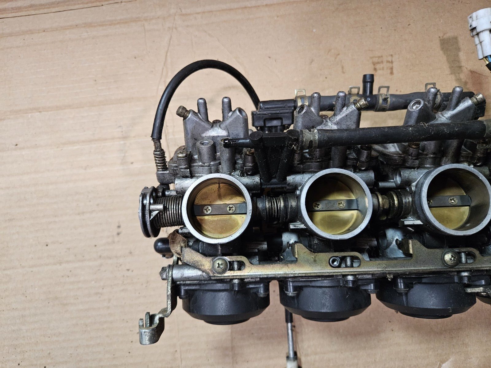 99 00 01 02 YAMAHA YZFR6 YZF R6 OEM carburetor carbs throttle bodies