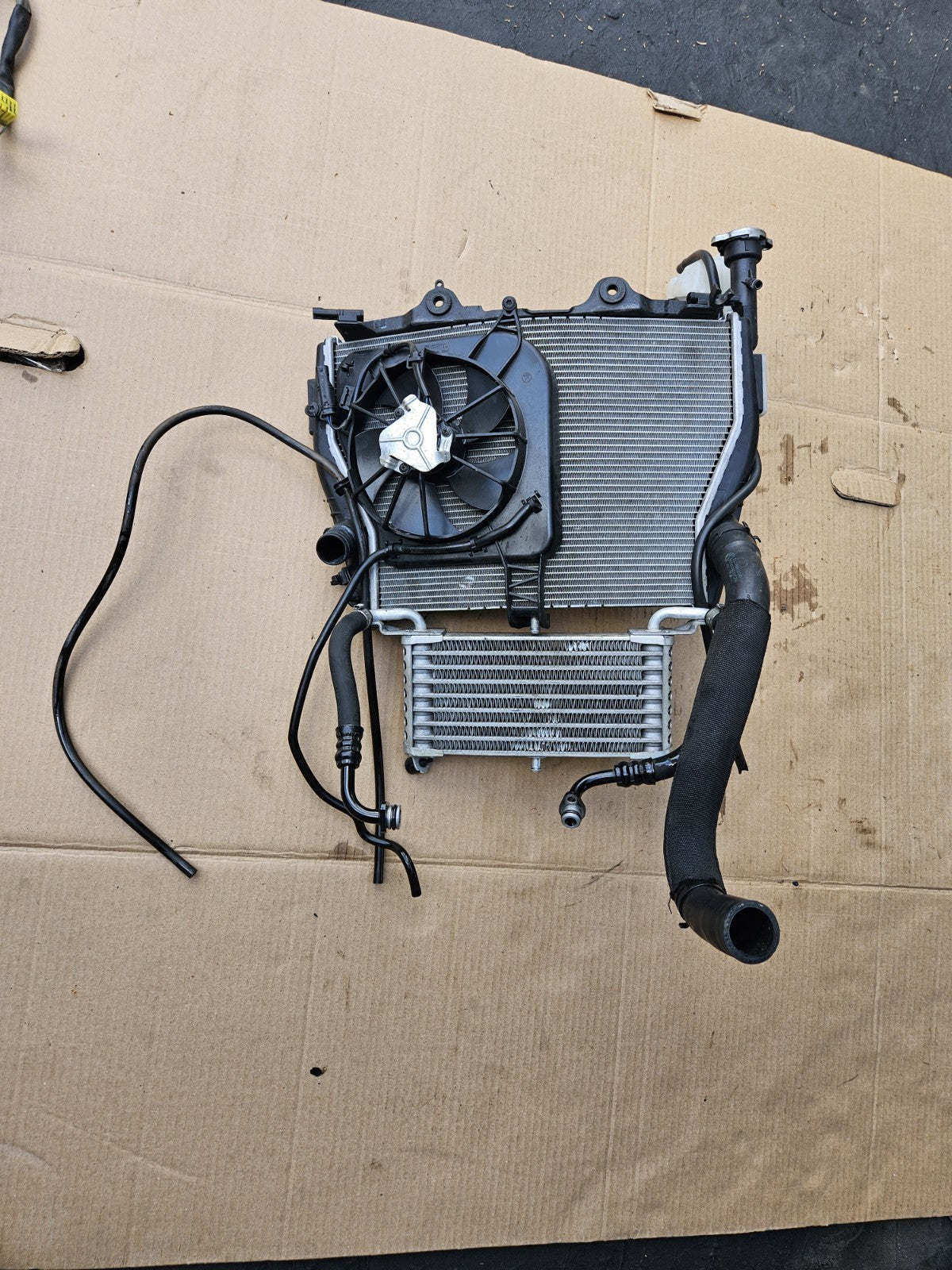 15-19 BMW S1000RR Complete RADIATOR Engine Cooling Oil Cooler Reservoir