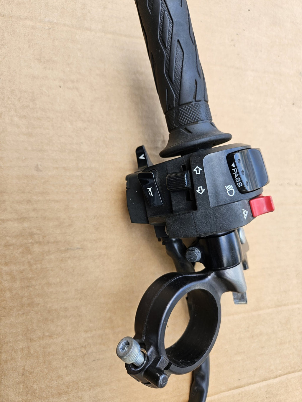 2015 SUZUKI GSXR1000 OEM LEFT CLIP ON CLIPON HANDLEBAR W SWITCHES