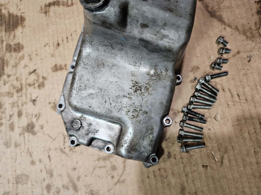 2015 12-16 Suzuki GSXR 1000 GSXR1000 Oil Pan Sump Engine Belly Cover Lower Motor