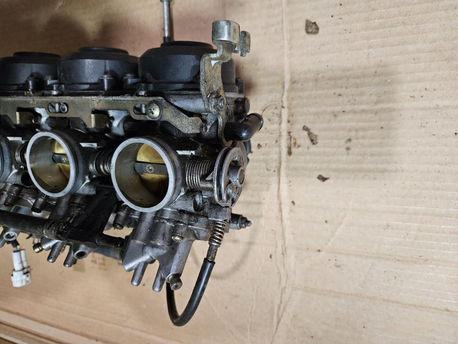 99 00 01 02 YAMAHA YZFR6 YZF R6 OEM carburetor carbs throttle bodies