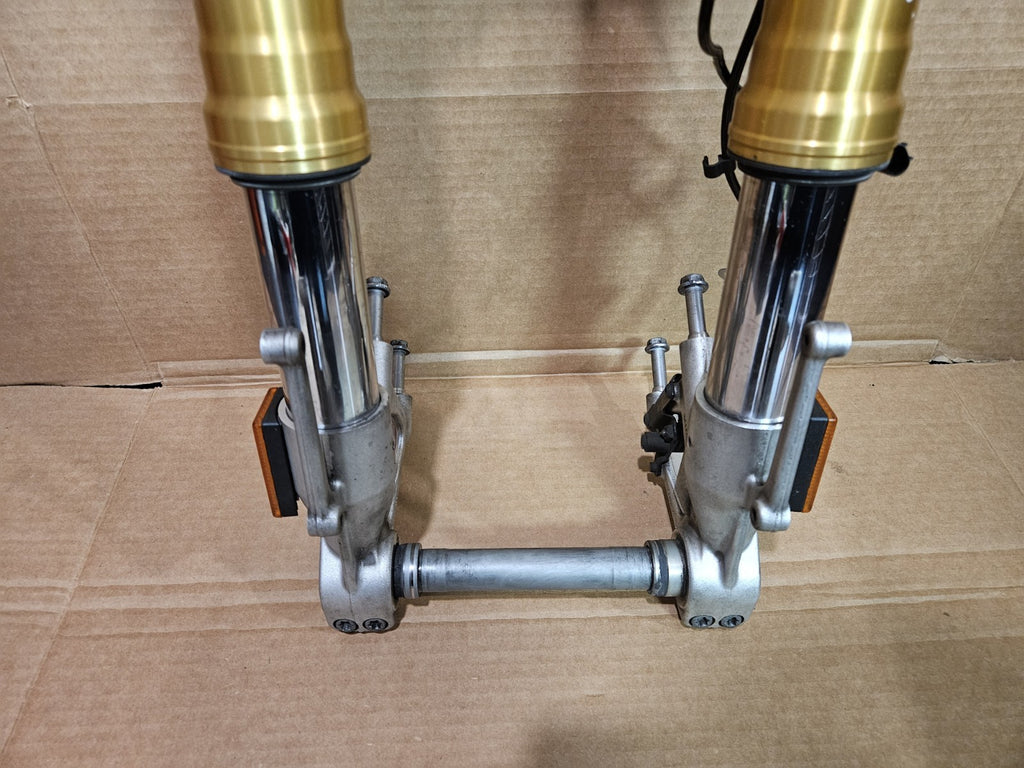 2013 10-14 BMW S1000RR Front Fork Suspension Damper Lower Triple Tree Assembly