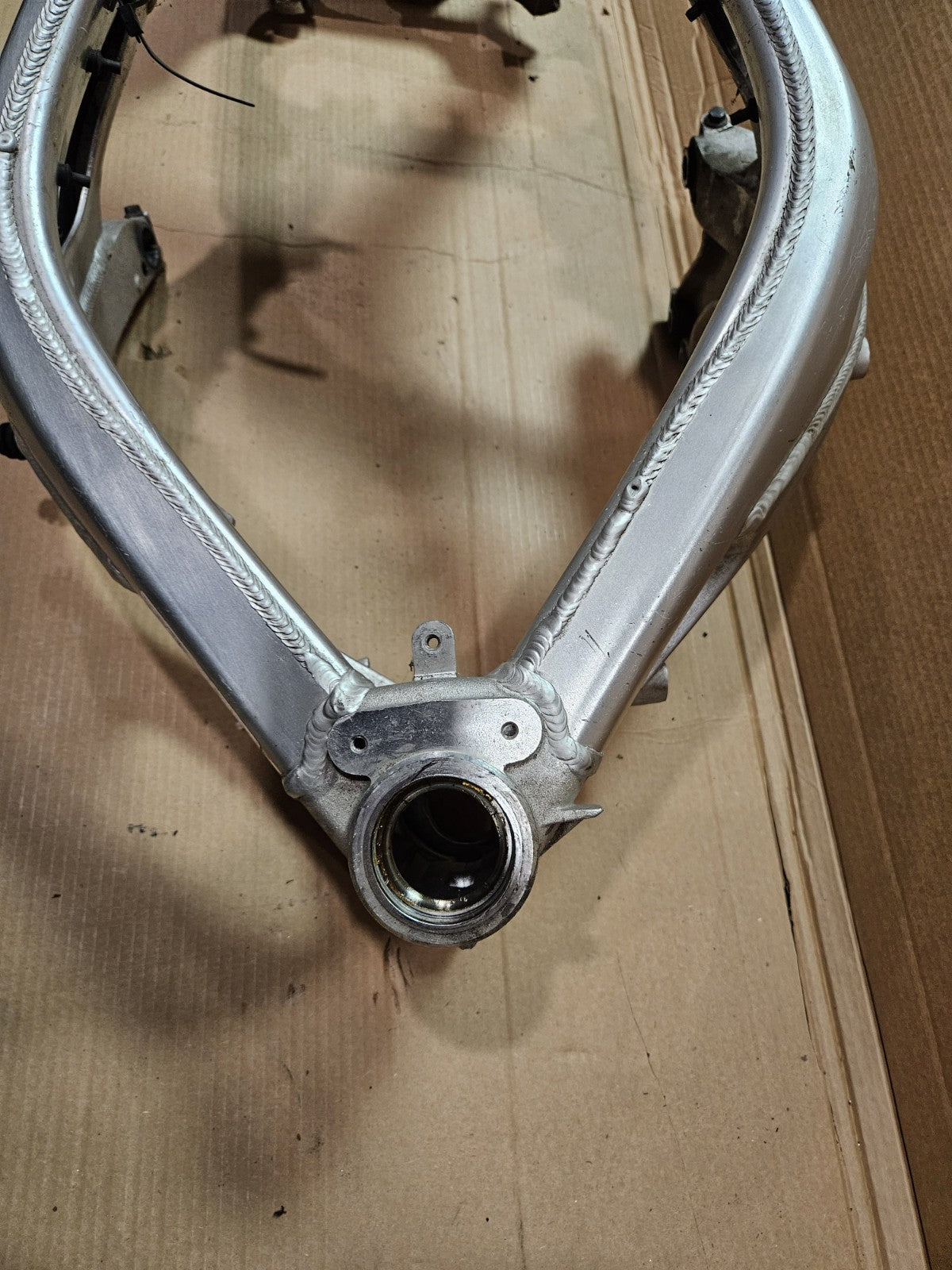 99-02 1999 2001 Yamaha Yzf R6 Main Frame Chassis 100% Ready To Use! Straight