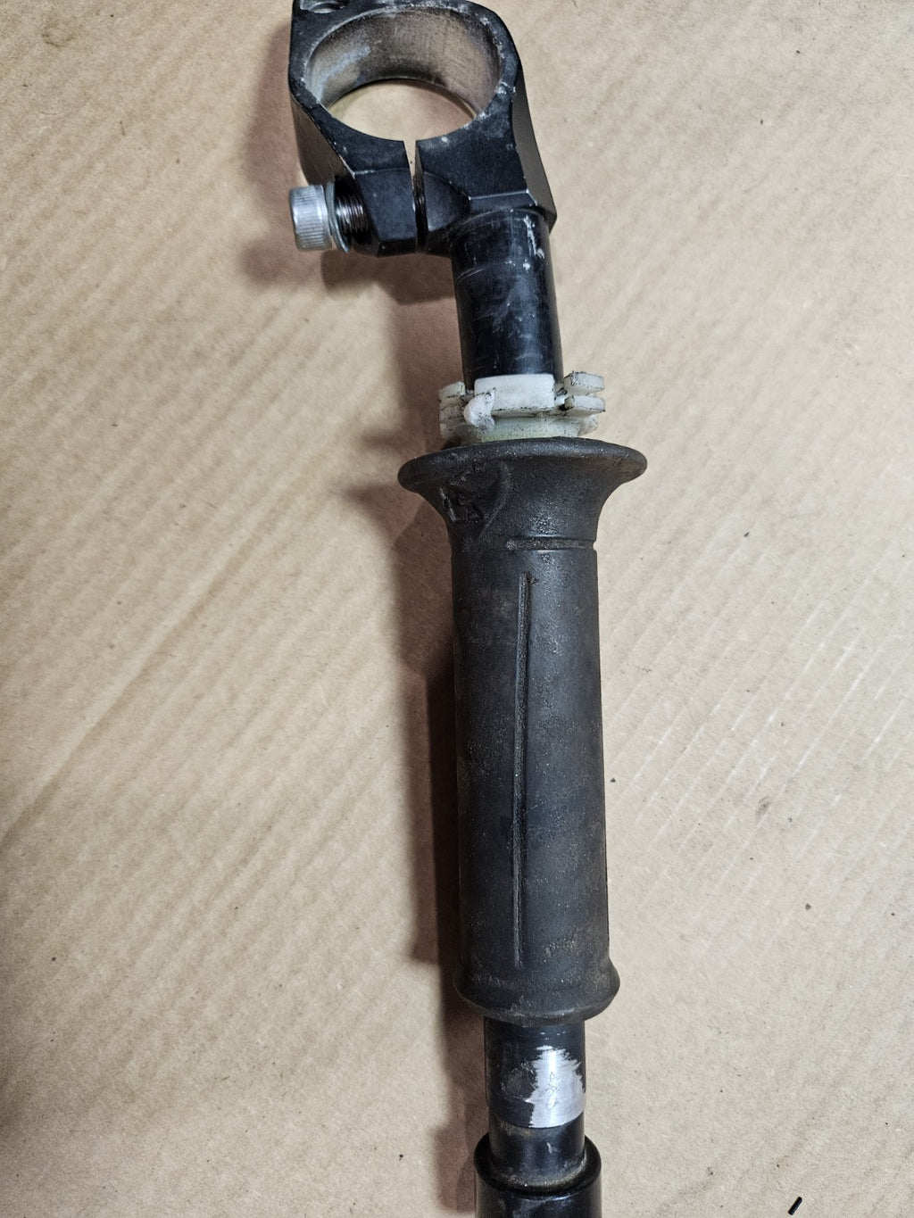 2001 Yamaha YZFR6 YZF R6 Right Clip On Handlebar Handle Bar Throttle OEM