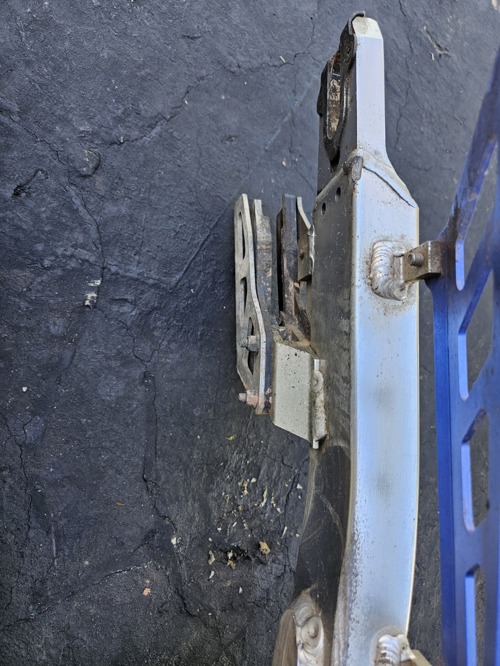 00-22 2015 Suzuki DRZ400 DRZ 400S OEM Rear Swingarm Swing Arm Suspension