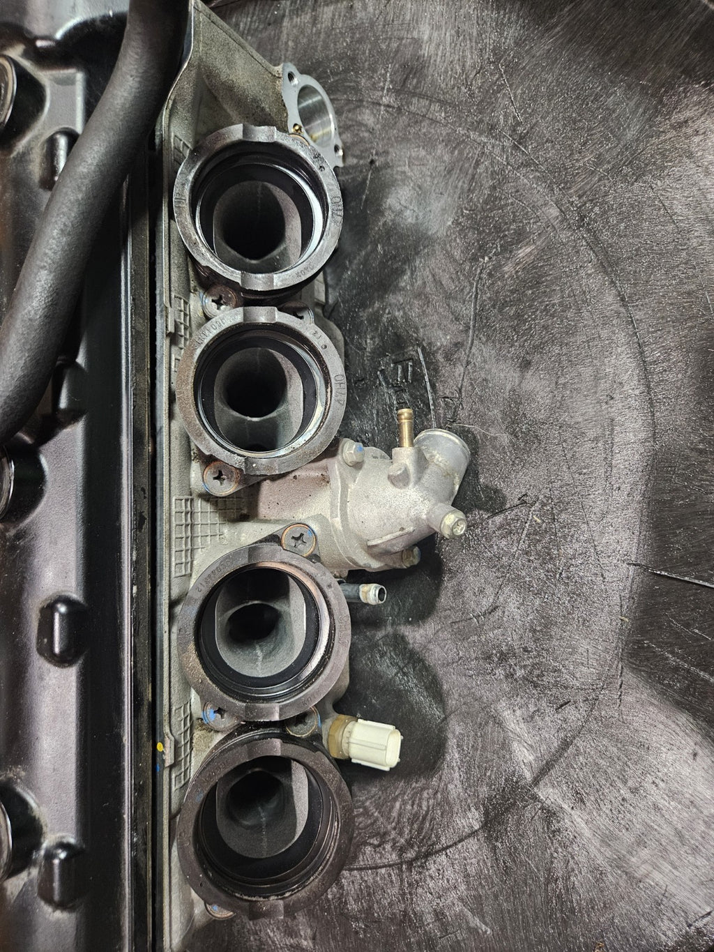 12-16 2015 SUZUKI GSXR1000 OEM ENGINE TOP END CYLINDER HEAD 11100-47H10