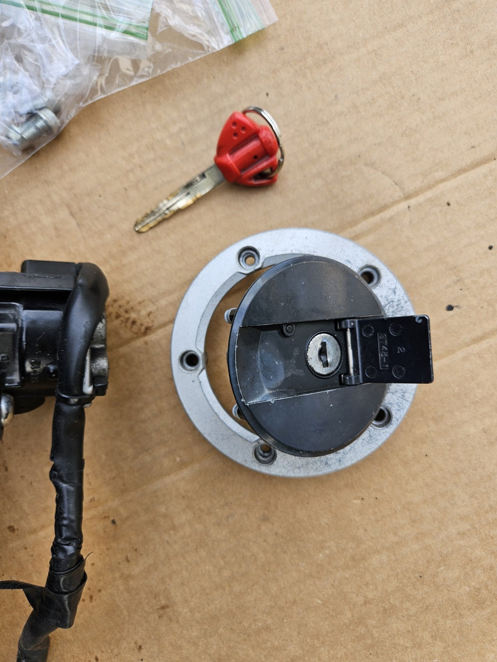 07-15 2015 SUZUKI GSXR 1000 OEM IGNITION LOCK KEY SET W/ GAS CAP AND LOCK