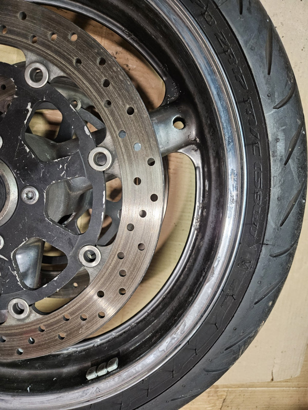 00-03 SUZUKI GSXR750 GSX-R750 FRONT WHEEL RIM 2003