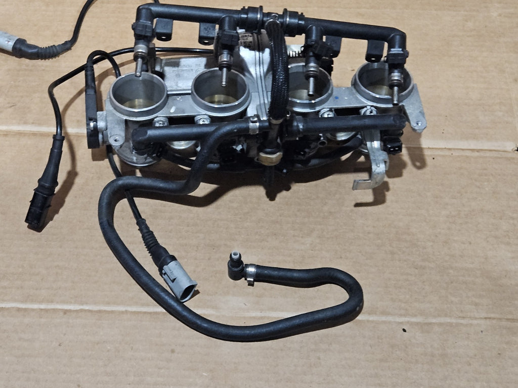 2013 09-14 BMW S1000RR OEM THROTTLE BODIES BODY FUEL INJECTORS CARBS OEM