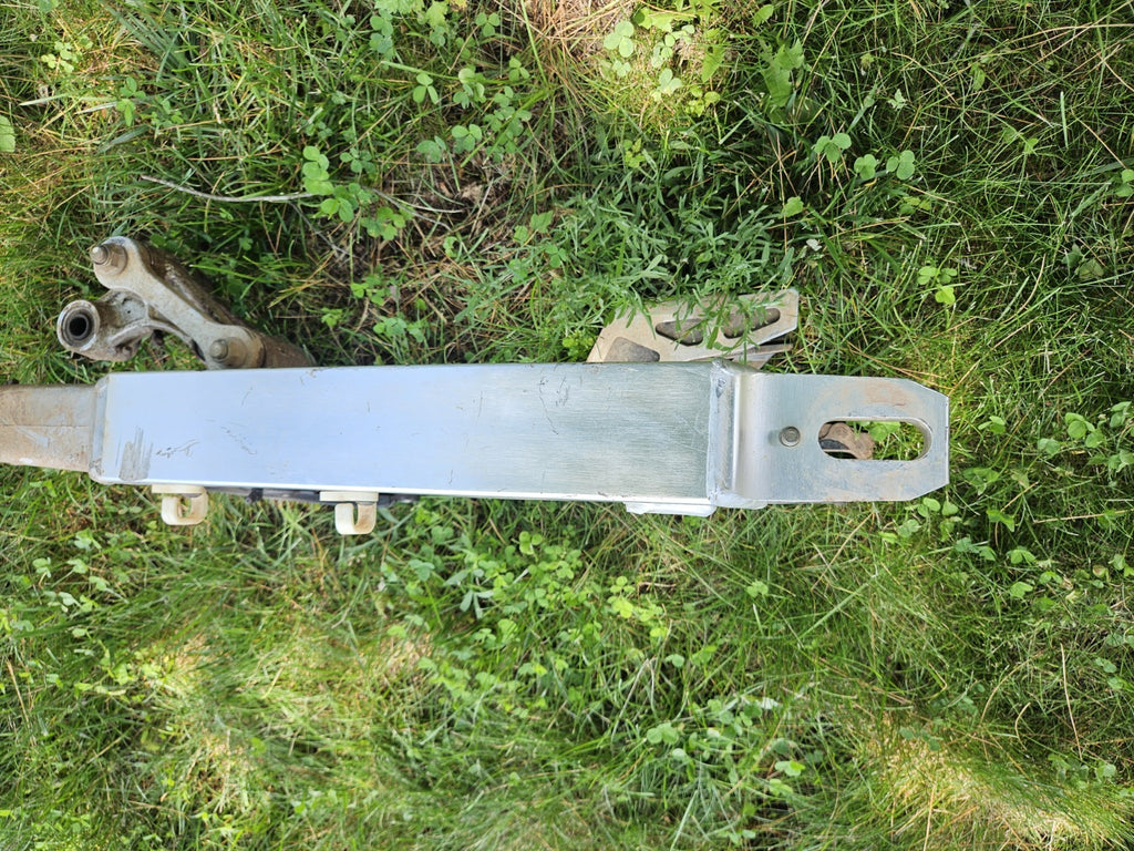 00-23 SUZUKI DRZ 400E DRZ 400 OEM SWINGARM LOWER LINKAGE LINKS