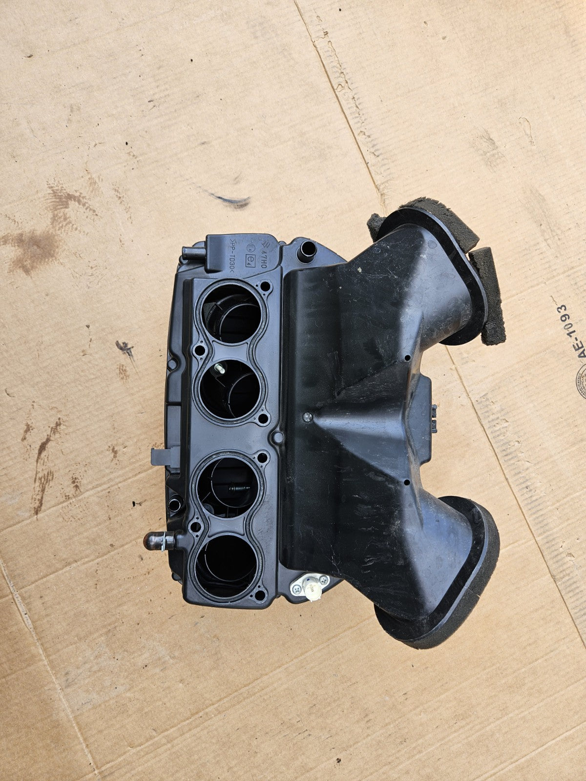 09-16 Suzuki GSXR 1000 Intake Air Box Filter Cleaner