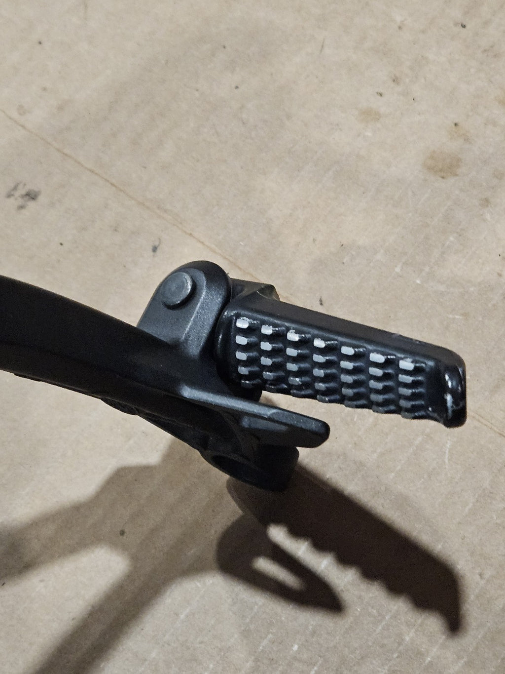 13-18 ZX6R 636 REAR BACK GENUINE OEM PASSENGER FOOT PEG PEGS LEFT RIGHT BRACKET