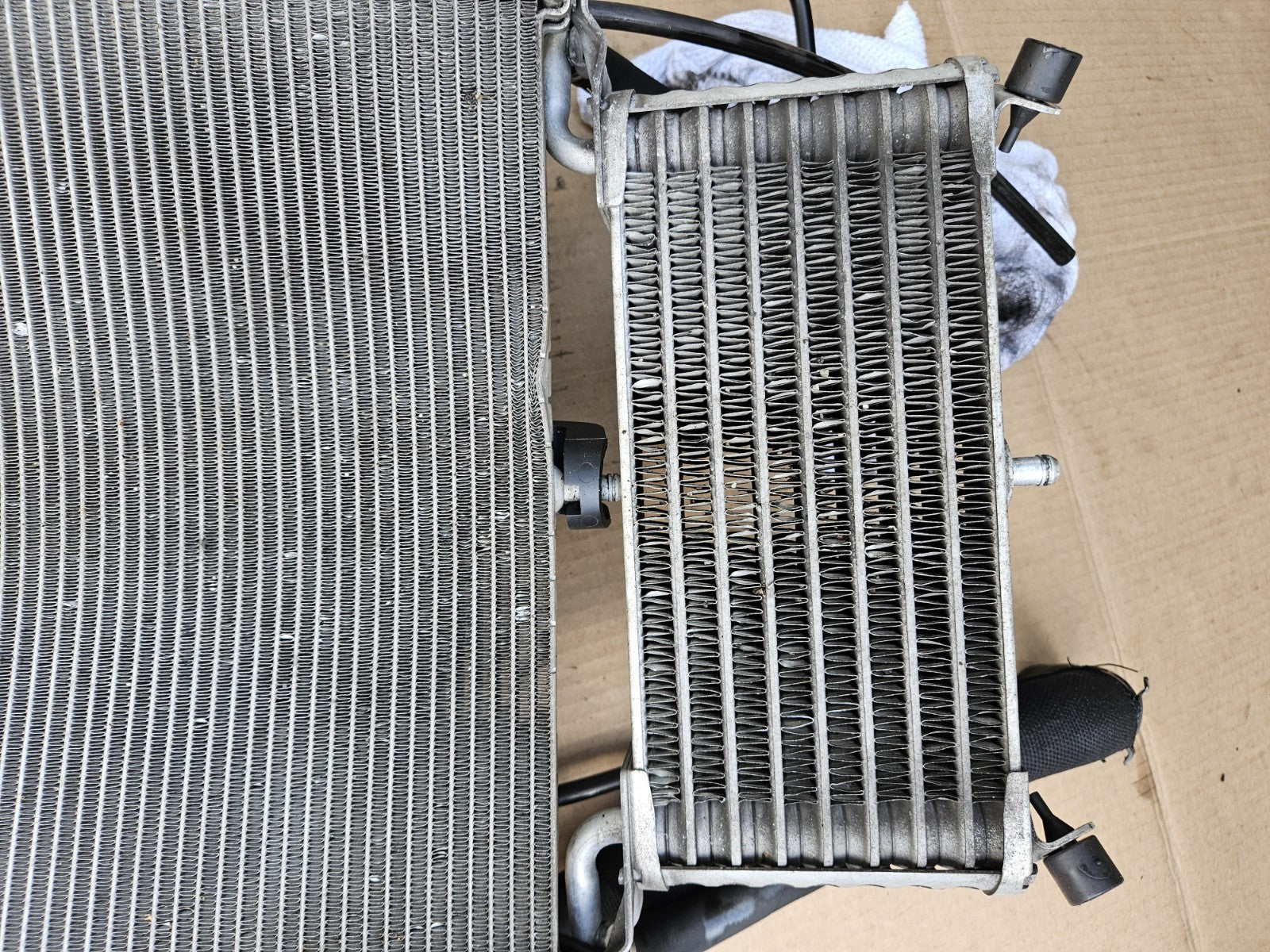 15-19 BMW S1000RR Complete RADIATOR Engine Cooling Oil Cooler Reservoir