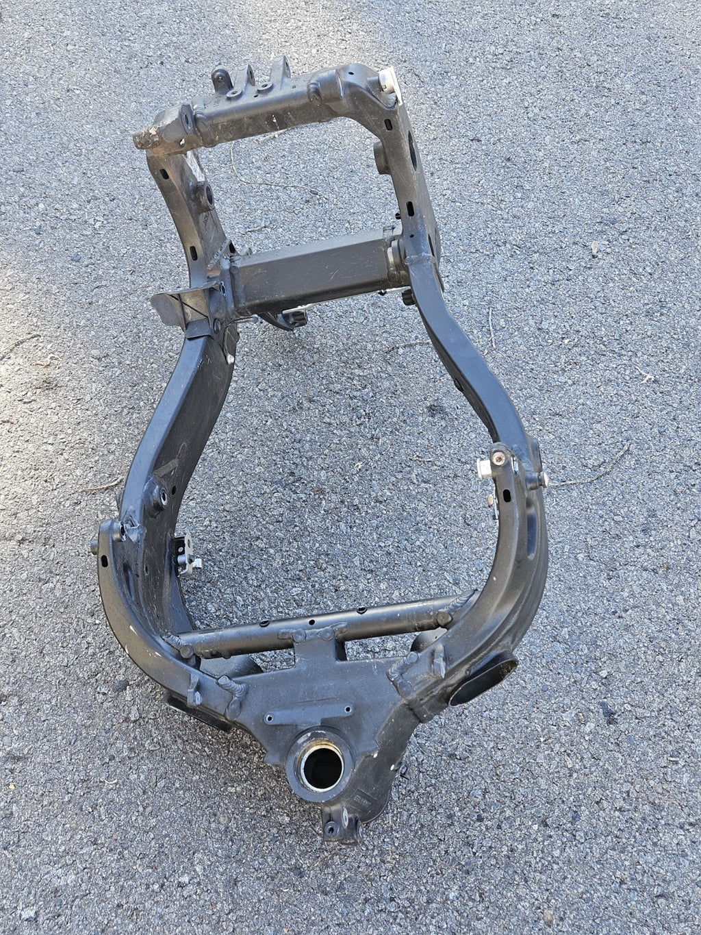 08-21 SUZUKI HAYABUSA OEM MAIN BODY FRAME CHASSIS (STRAIGHT)