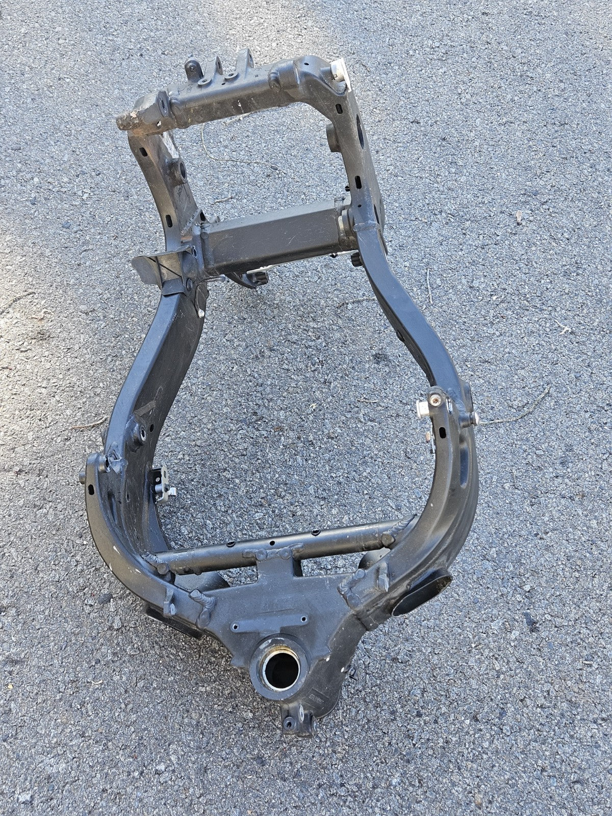 08-21 SUZUKI HAYABUSA OEM MAIN BODY FRAME CHASSIS (STRAIGHT)