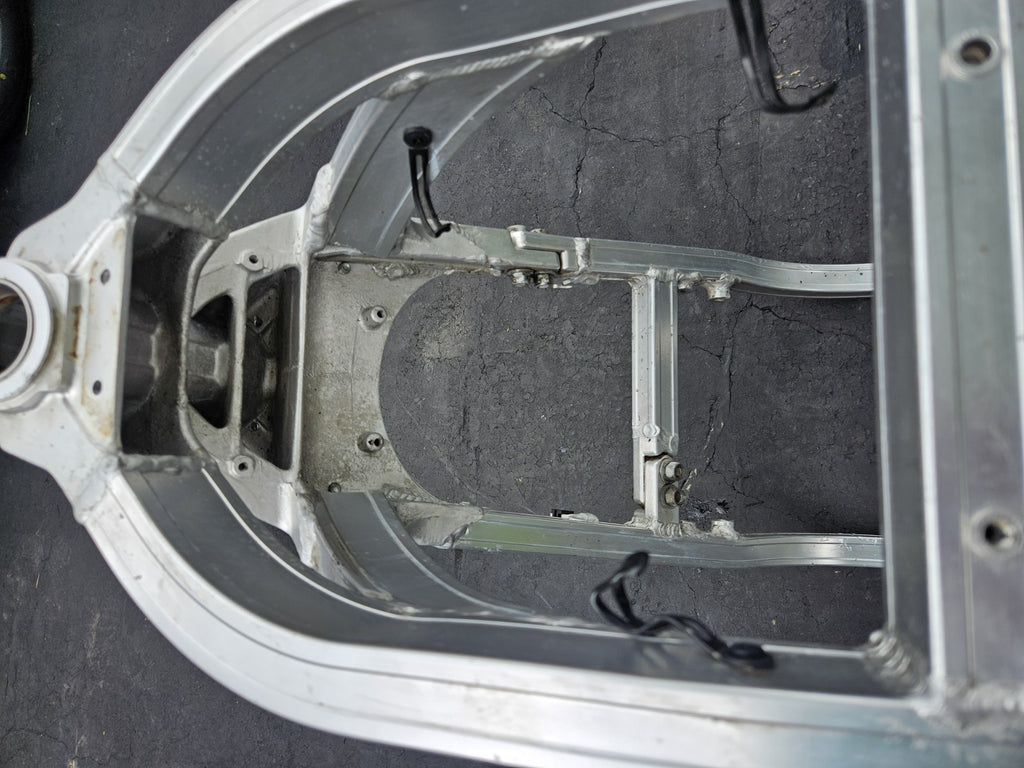 1987 SUZUKI GSXR 1100 OEM STRAIGHT MAIN FRAME CHASSIS STRAIGHT W PAPERS