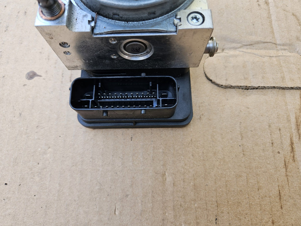 2015 - 2019 BMW S1000RR ABS PUMP BRAKE ANTI LOCK MODULE CONTROL UNIT