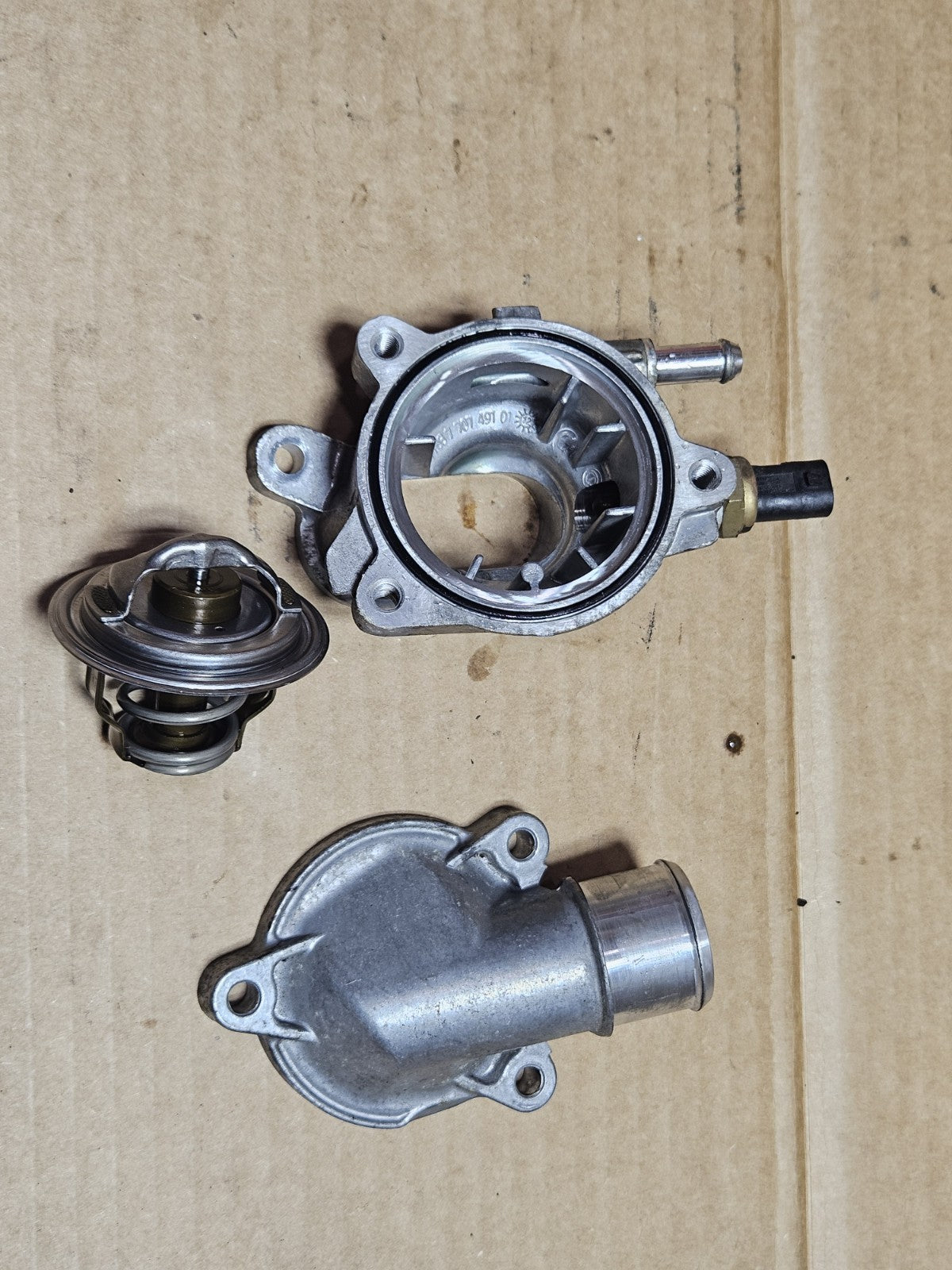 12 13 14 15-18 2013 BMW S1000RR Engine OEM Thermostat Housing Sensor THERMOSTAT