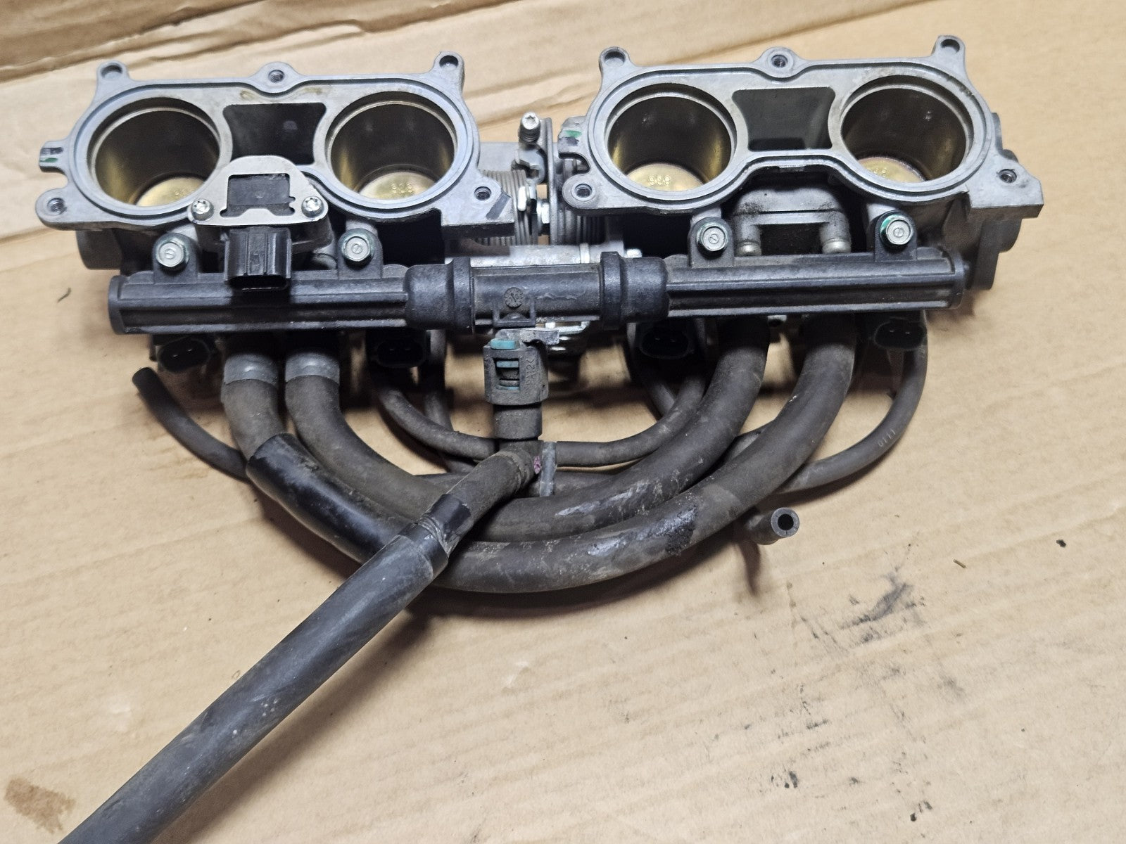 11-16 2011 OEM Honda Cb1000r Throttle Body 16401-mfn-l62