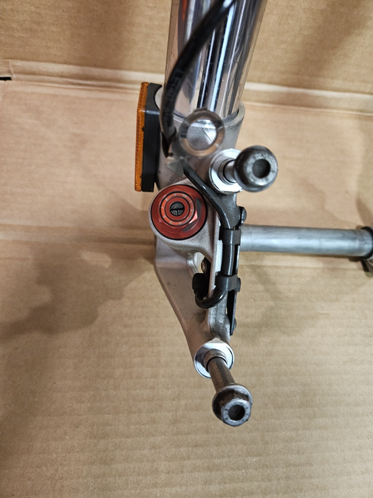 2013 10-14 BMW S1000RR Front Fork Suspension Damper Lower Triple Tree Assembly