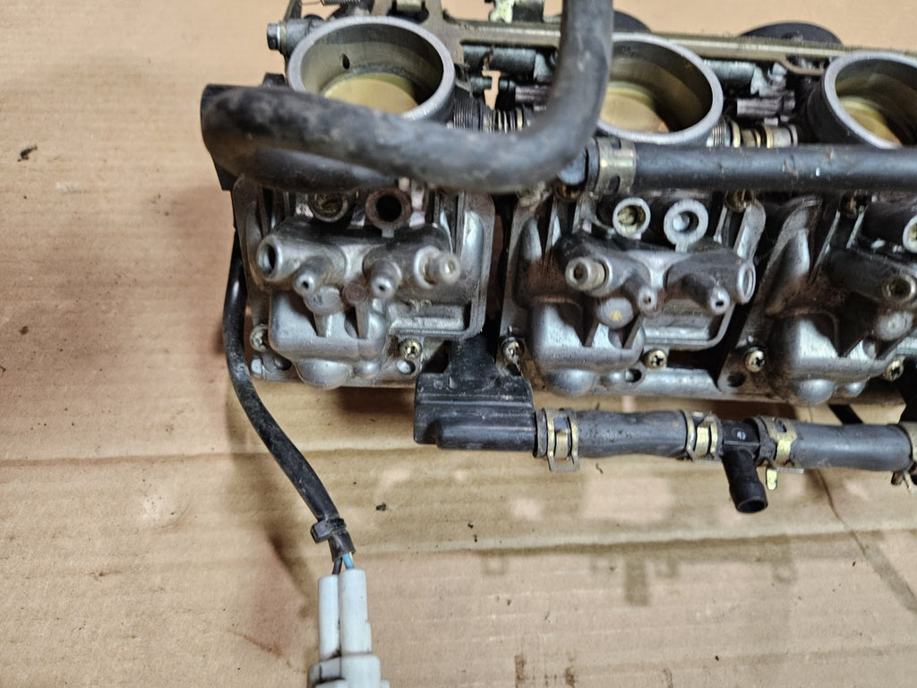 99 00 01 02 YAMAHA YZFR6 YZF R6 OEM carburetor carbs throttle bodies