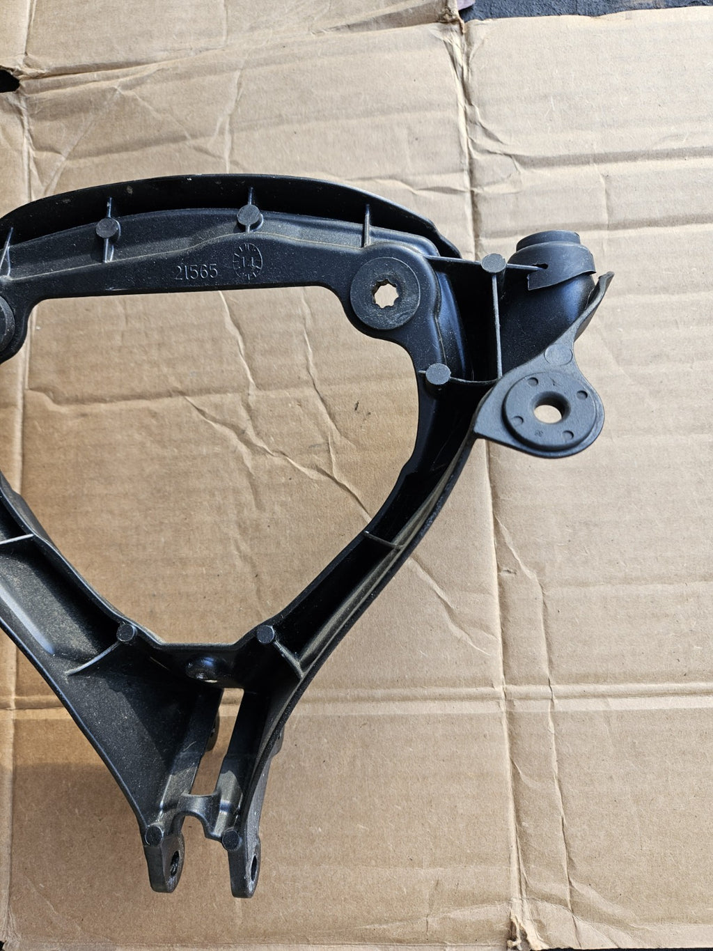 09-16 2009 2016 Suzuki Gsxr 1000 Front Upper Stay Gauge Fairing Bracket Oem D37