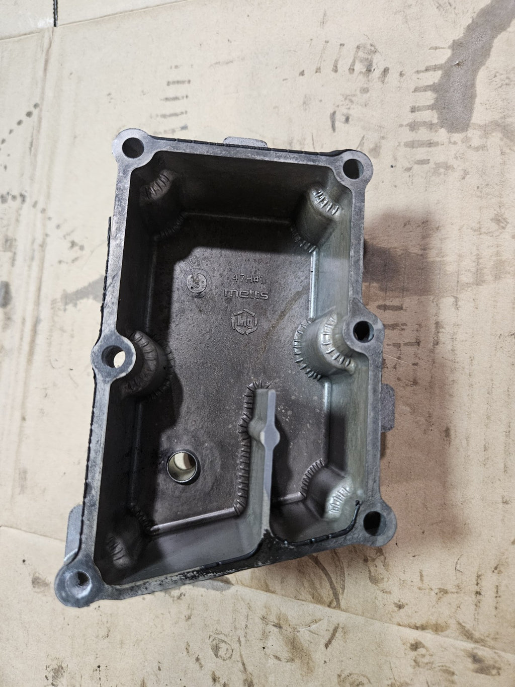 09-16 Suzuki GSXR 1000 Engine Motor Crankcase Breather Cover OEM