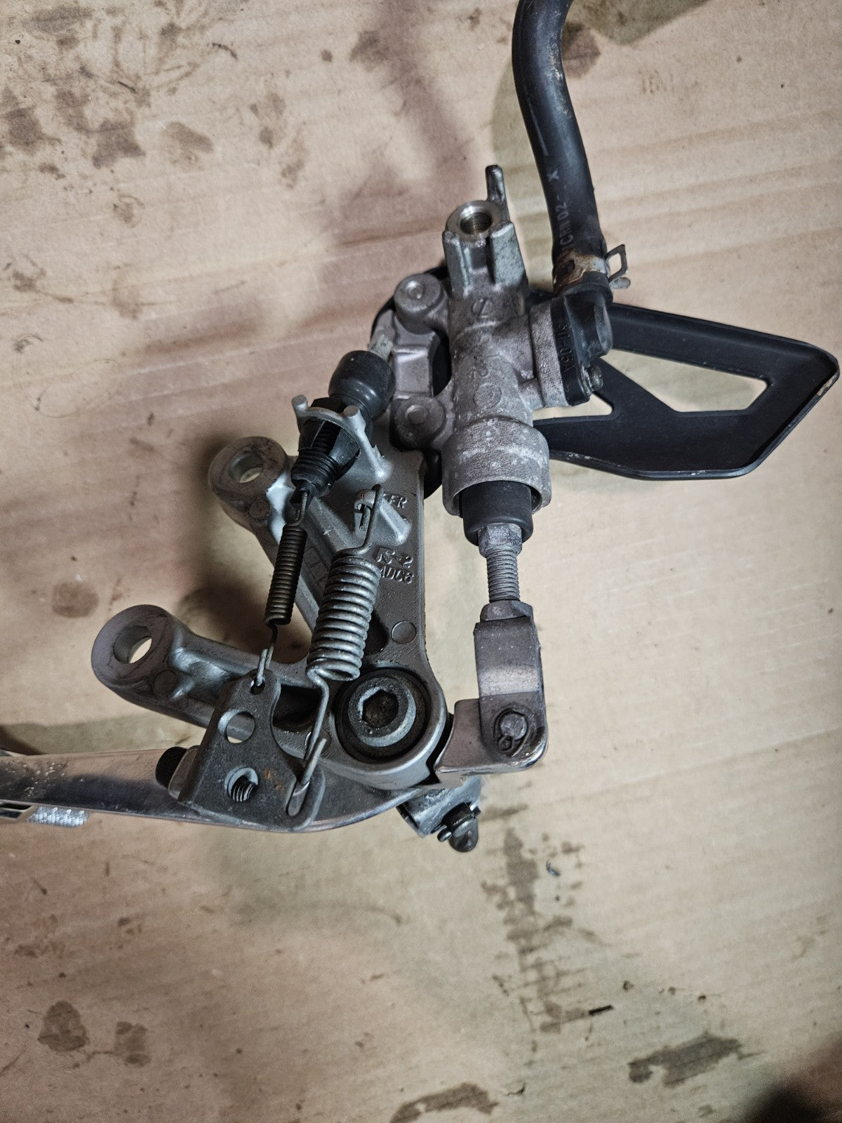 01-03 Suzuki GSXR600 GSXR750 K1-K3 Genuine OEM Right Rearset Footpeg Brake Pedal