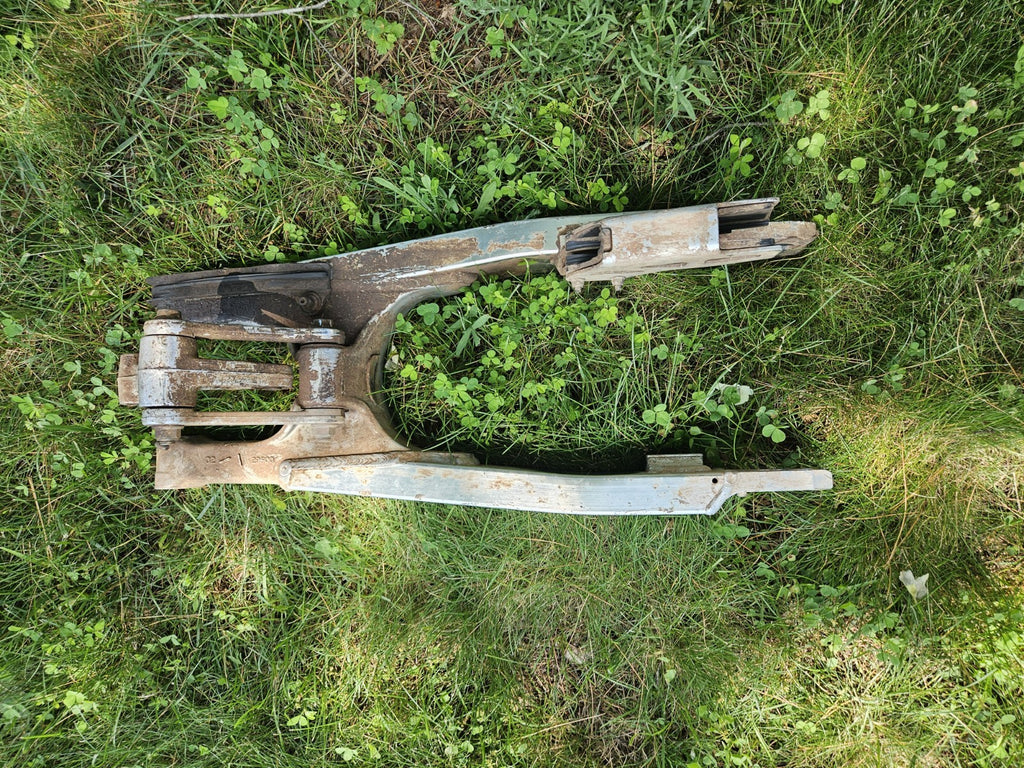 00-23 SUZUKI DRZ 400E DRZ 400 OEM SWINGARM LOWER LINKAGE LINKS