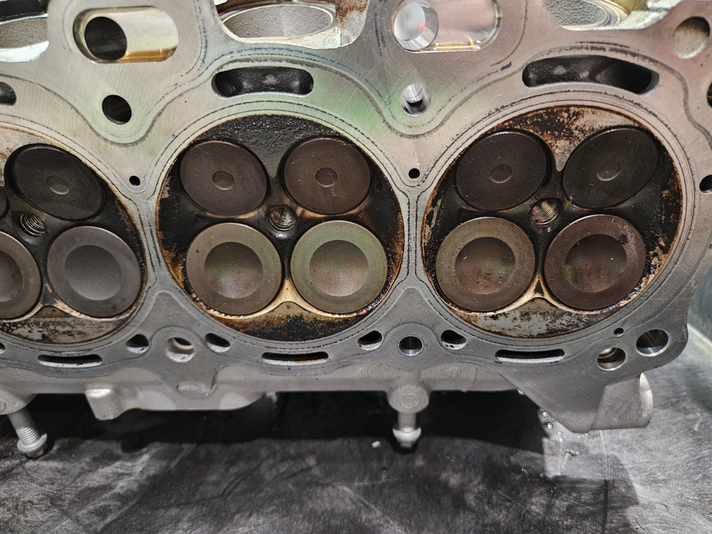 15-19 2015 BMW S1000RR Motor Engine OEM Cylinder Head 11127713134-06