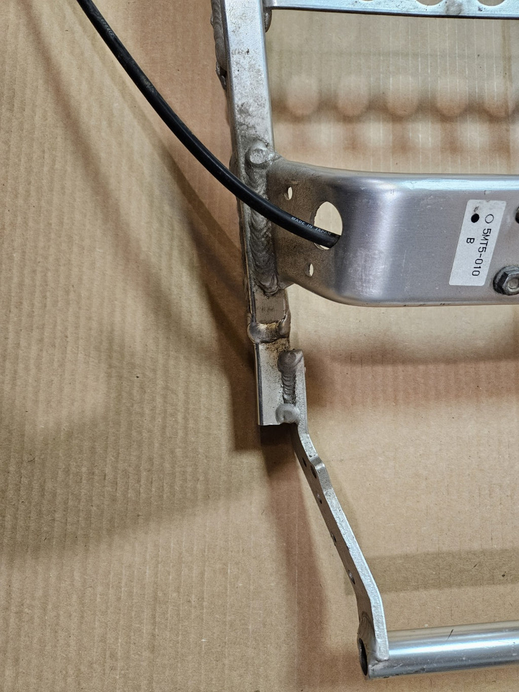 99-02 2001 YAMAHA YZF R6 OEM STRAIGHT REAR SUBFRAME BACK SUB FRAME