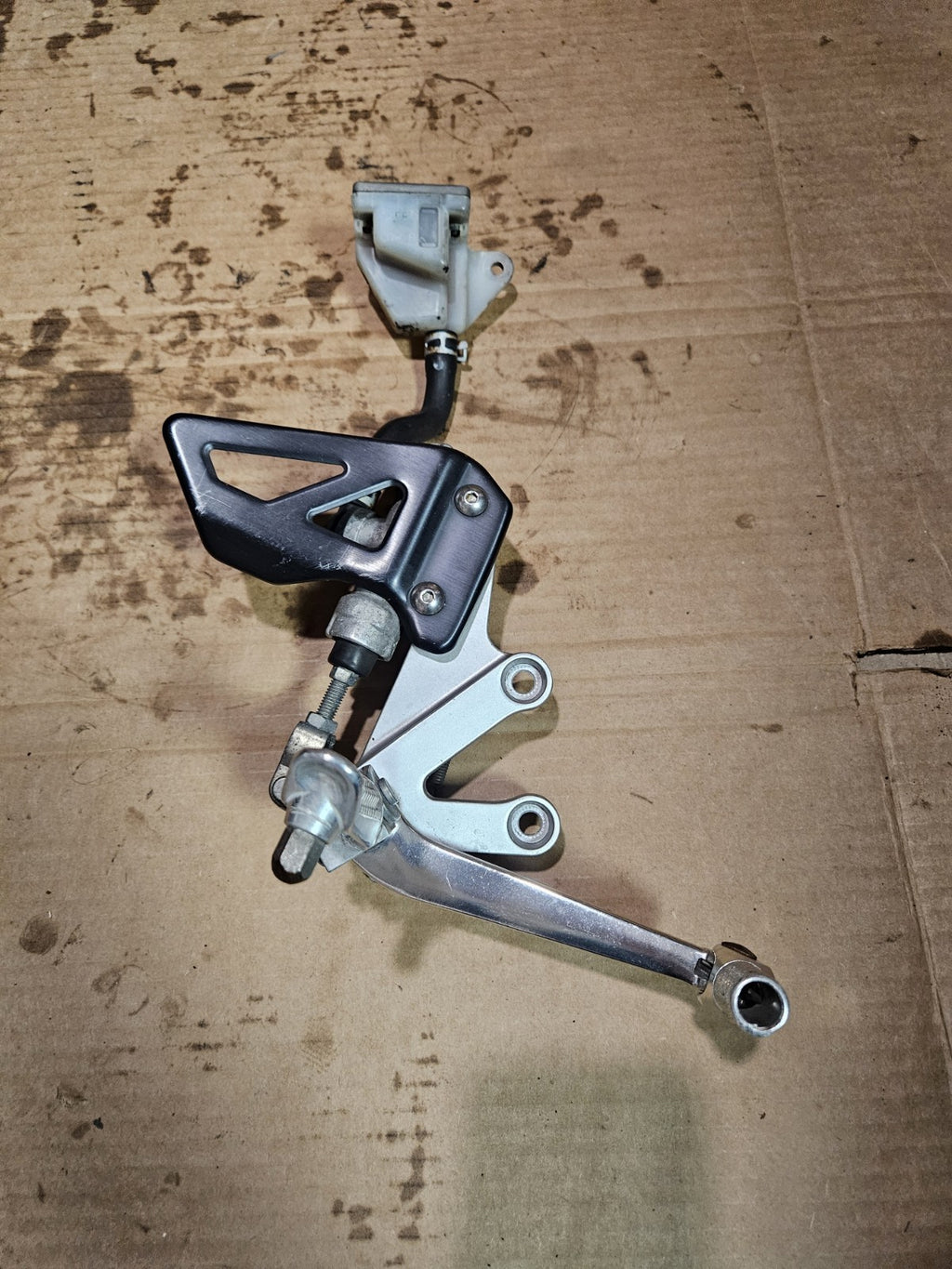 01-03 Suzuki GSXR600 GSXR750 K1-K3 Genuine OEM Right Rearset Footpeg Brake Pedal