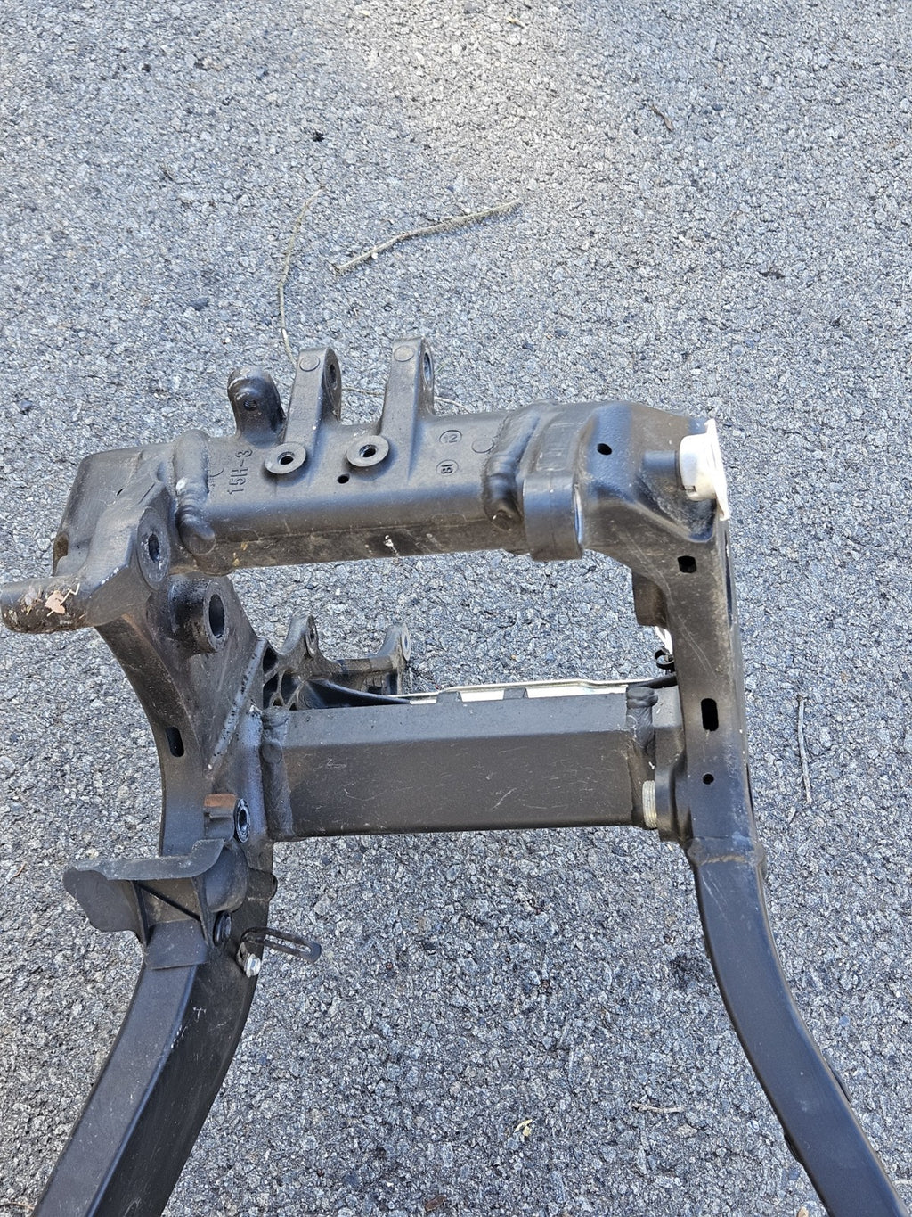 08-21 SUZUKI HAYABUSA OEM MAIN BODY FRAME CHASSIS (STRAIGHT)