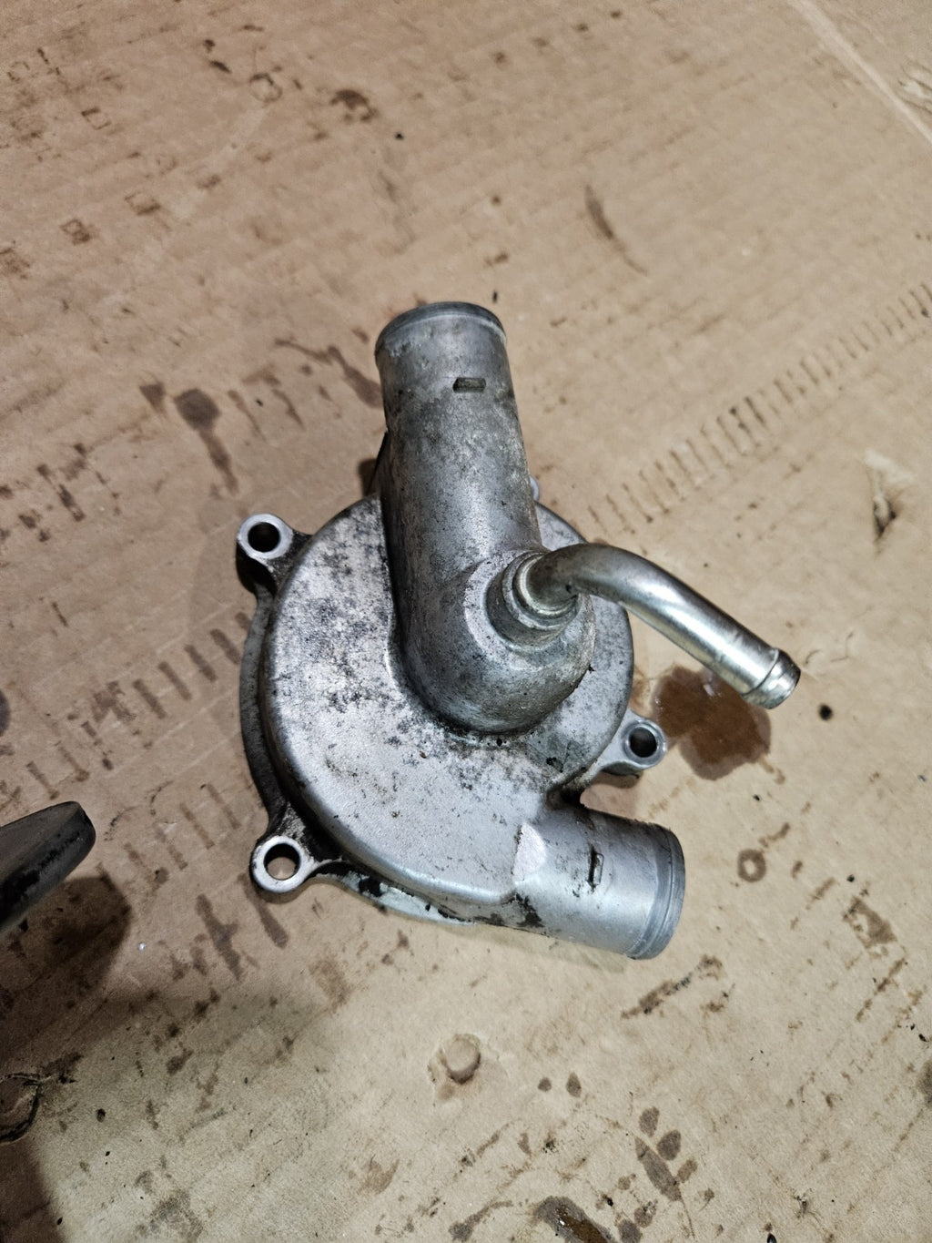 08-18 Suzuki Hayabusa GSX1300R OEM Engine Motor Water Pump Water Pump Housing